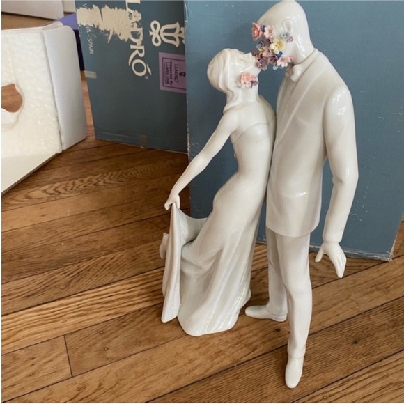 Lladro Love Statue Lladro Love II Lladro Kissing Couple The Kiss - Picture 12 of 16